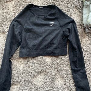 black gymshark longsleeve crop